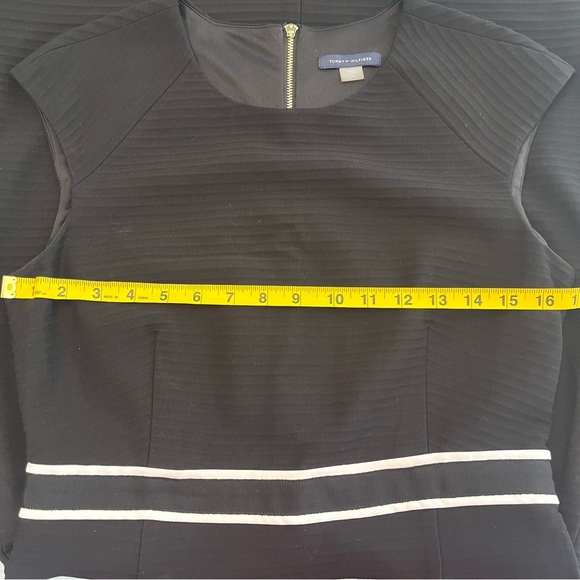 🌴Tommy Hilfiger Women's Black with White Belt Sheath Dress Size 10 - Picture 7 of 8